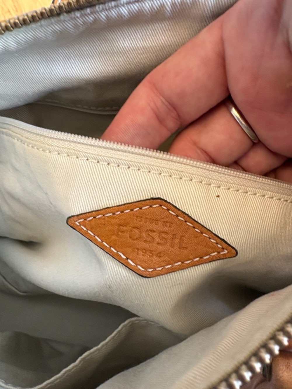 Fossil Cream and Tan Leather Satchel Shoulder/crossbody - Picture 6 of 7